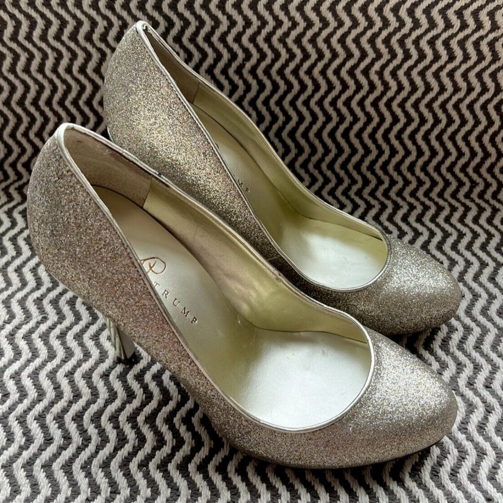 Ivanka Trump Woman High Heels Pump Shoes Silver Gold Glitter Size 9 IVANKA NEW